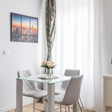 アパート Petrovaapartment *
